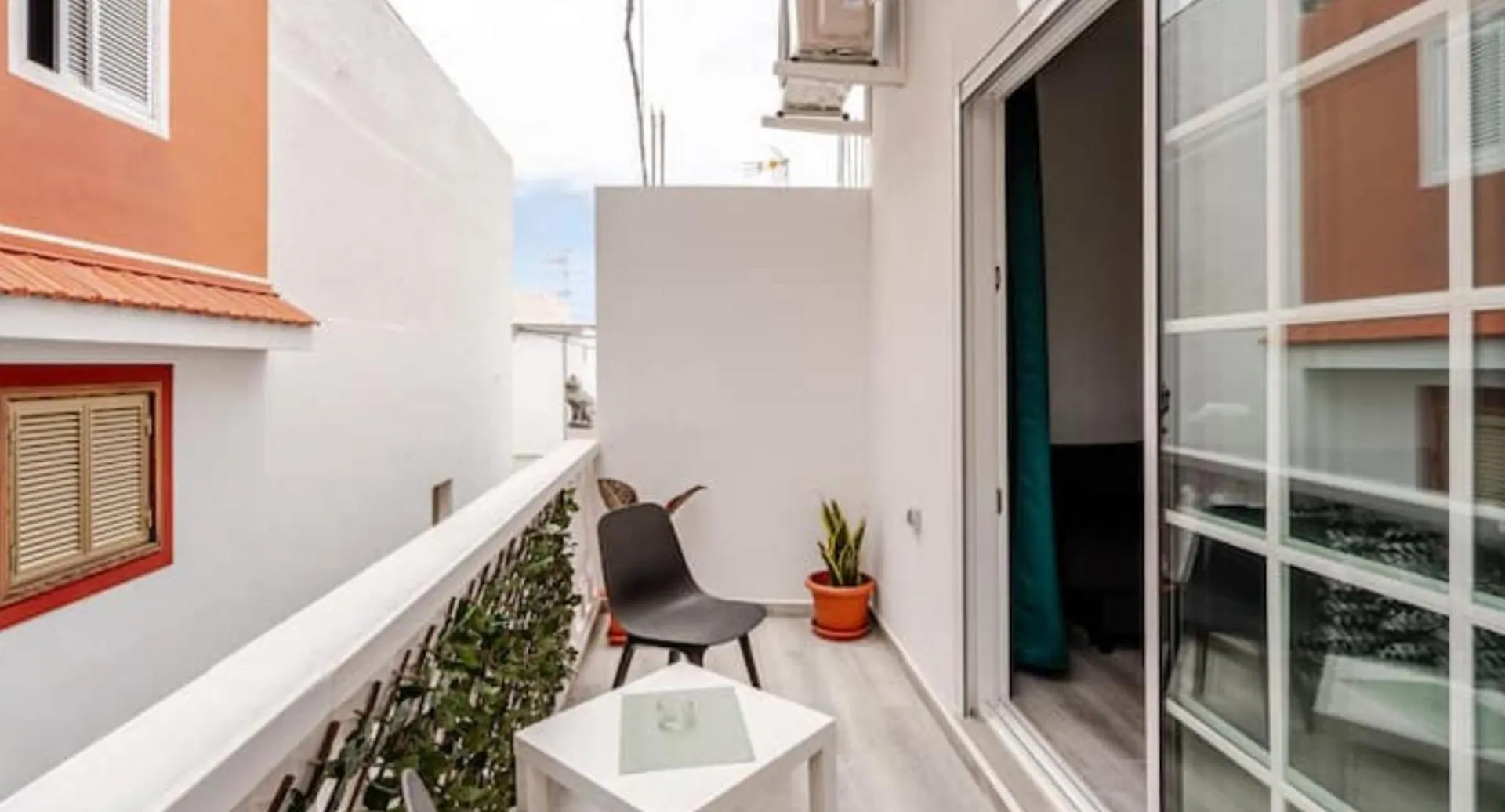 Casa Romania - Apartament Terra Armenime 0*,  Španělsko